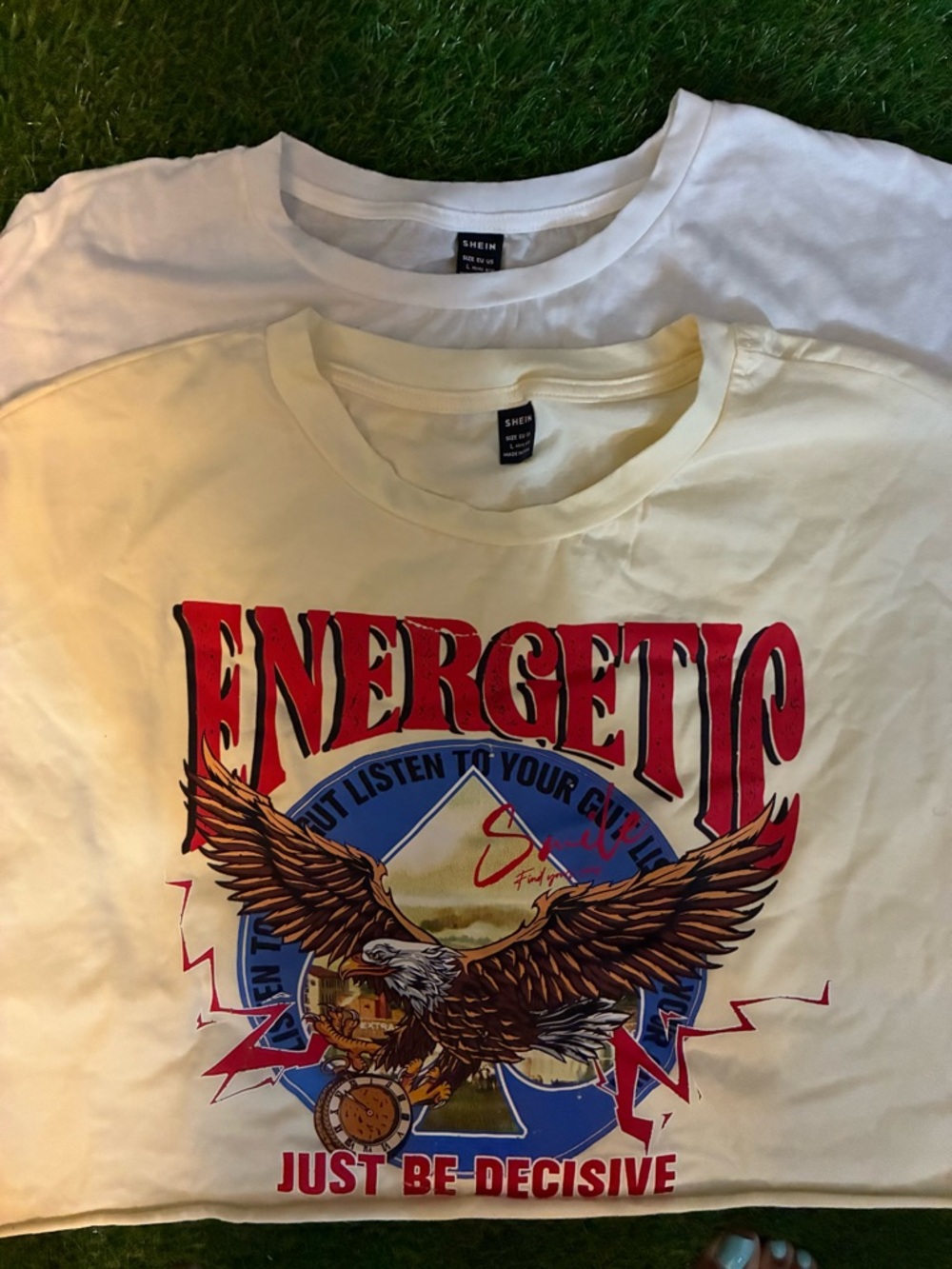 Graphic Cropped Sleeve Less Top - Picture 4 of 4